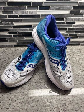 Saucony Womens Ride 10 Ever Run Blue & White Athletic Running Shoes size 11 wide